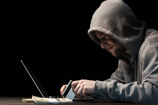 Hacker mit Laptop — Stockfoto