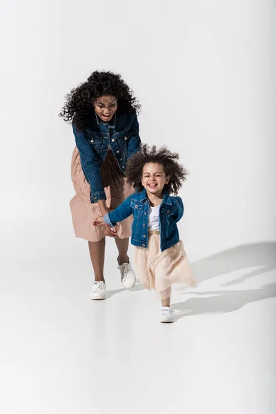 Belle famille afro-américaine — Photo de stock