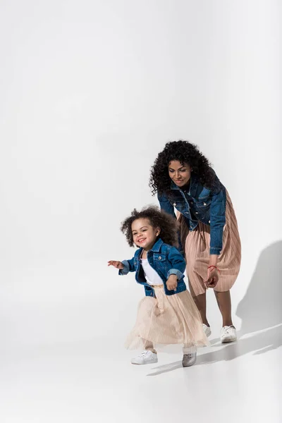 Belle famille afro-américaine — Photo de stock