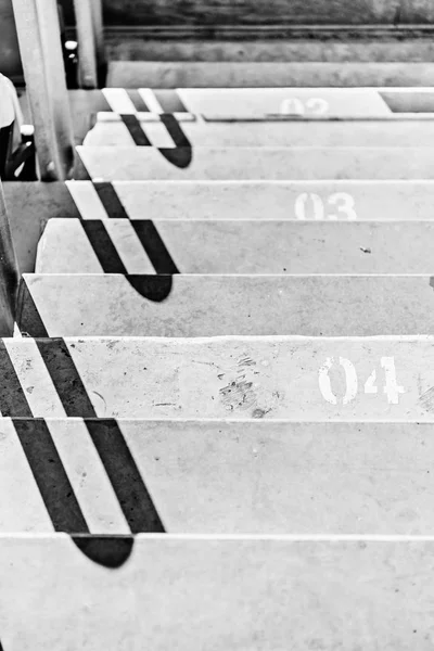 Escadas do estádio com numeração — Fotografia de Stock