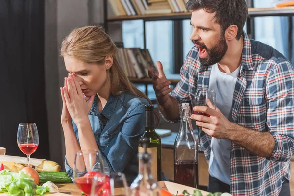 Boyfriend yelling on his sad girlfriend — Stock Photo