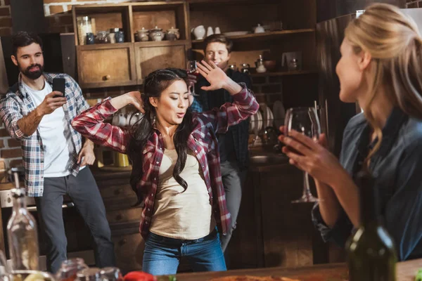 Young people partying — Stock Photo