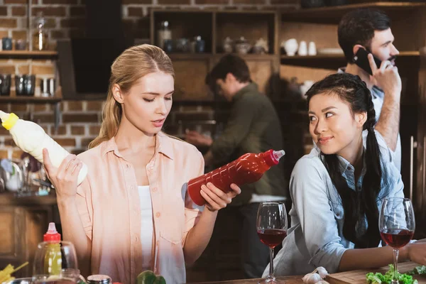 Young people at home party — Stock Photo