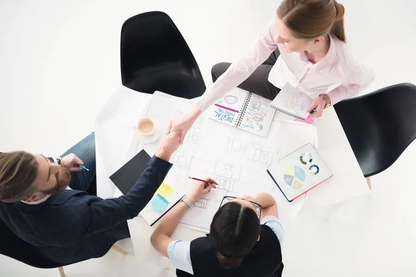 Business people shaking hands — Stock Photo