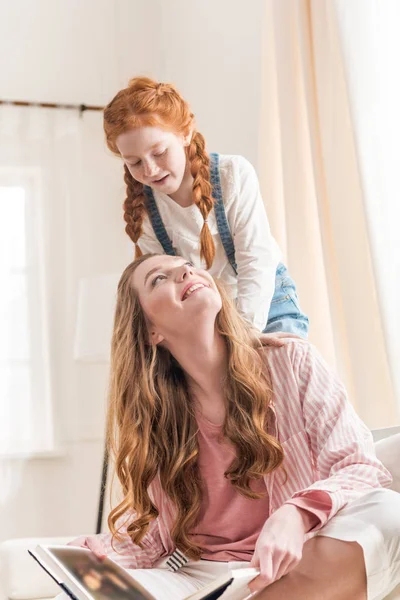 Beautiful mother and daughter — Stock Photo