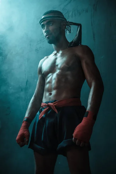 Muay Thai athlete — Stock Photo