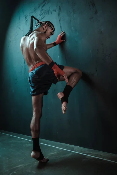 Muay Thai athlete — Stock Photo