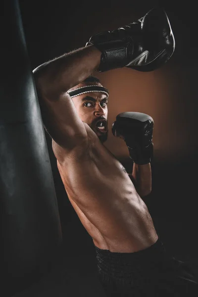 Muay Thai atleta formação — Fotografia de Stock