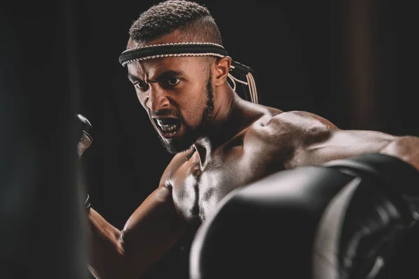 Muay thai fighter — Stock Photo