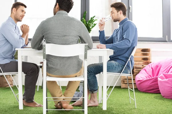 Businessmen working on project — Stock Photo