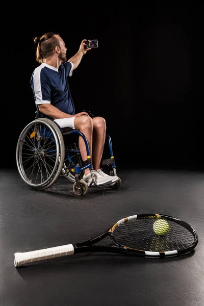 Tennis player in wheelchair — Stock Photo