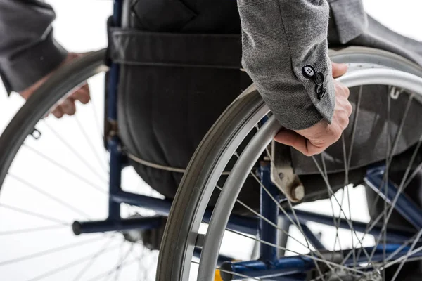 Körperbehinderter Mann im Rollstuhl — Stockfoto