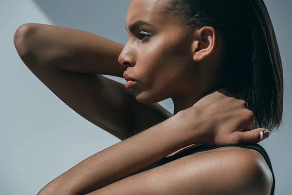 Afro-américaine fille élégante — Photo de stock