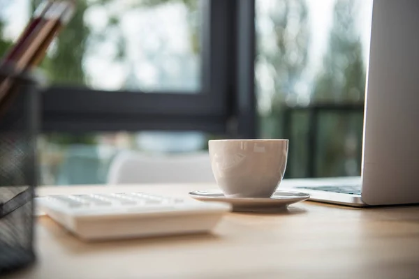 Lieu de travail moderne — Photo de stock