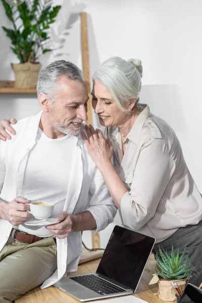 Loving senior couple converse — Stock Photo