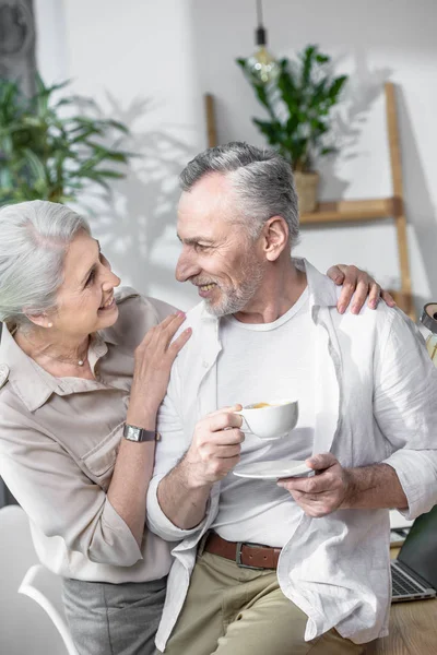 Loving senior couple converse — Stock Photo