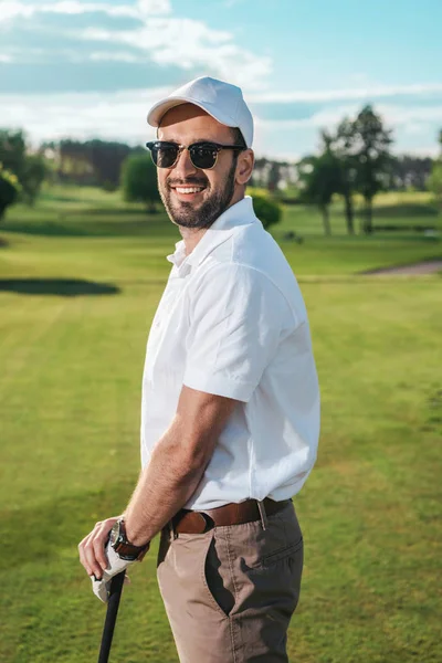 Man playing golf — Stock Photo