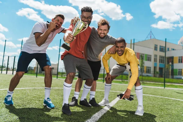 Équipe de soccer multiethnique — Photo de stock