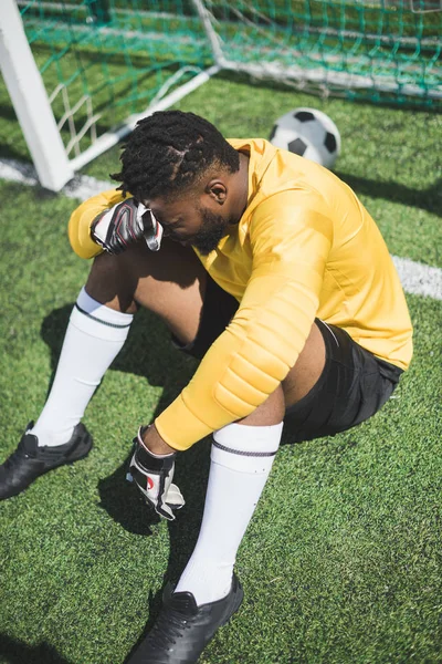 African american goalkeeper at pitch — Stock Photo