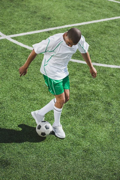 African american soccer player — Stock Photo