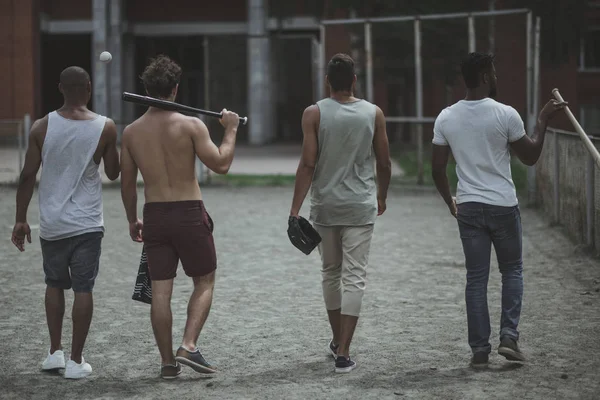 Jogadores de beisebol multiétnicos — Fotografia de Stock