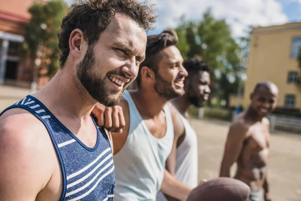 Calciatori multiculturali — Foto stock