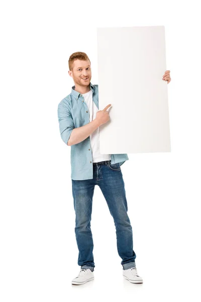 Hombre sosteniendo banner en blanco - foto de stock