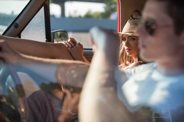 Couple traveling — Stock Photo