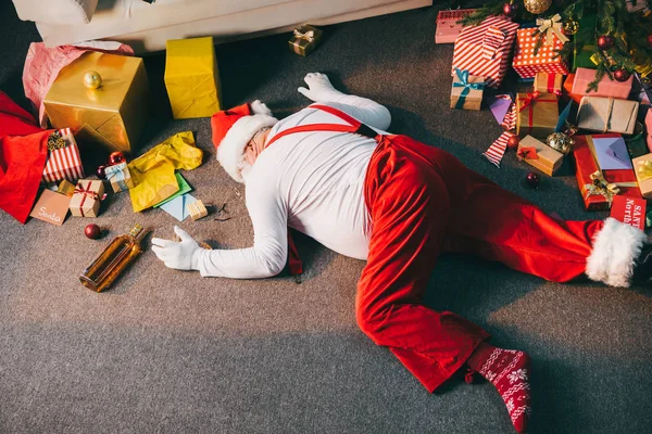 Drunk bad santa — Stock Photo