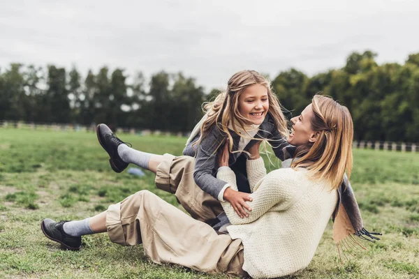 Happy mother and daughter — Stock Photo