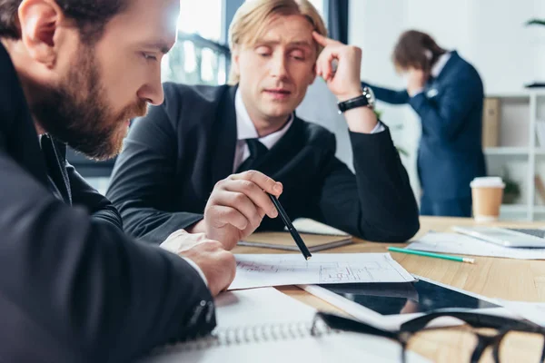 Businessmen working in office — Stock Photo