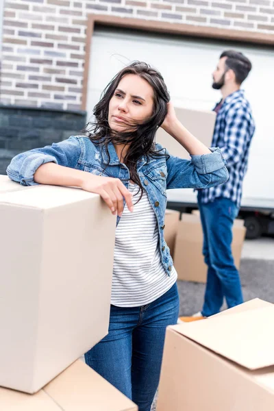 Couple moving into new house — Stock Photo