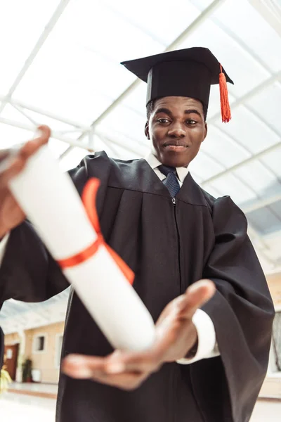 Étudiant diplômé — Photo de stock