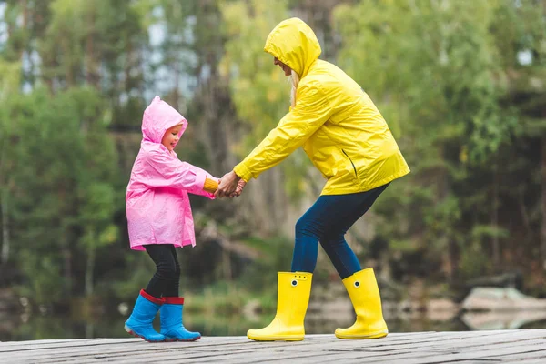 Mother and daughter — Stock Photo