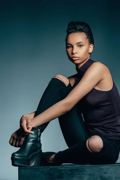 Fashionable african american girl — Stock Photo