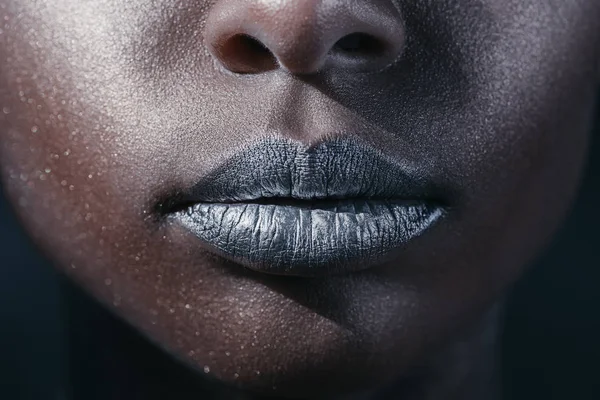 Chica con maquillaje de plata - foto de stock