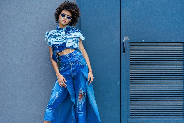 Fashionable afro girl — Stock Photo