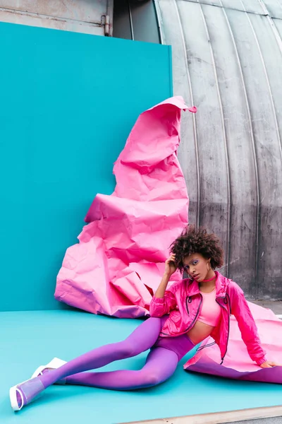 Fille afro-américaine à la mode — Photo de stock