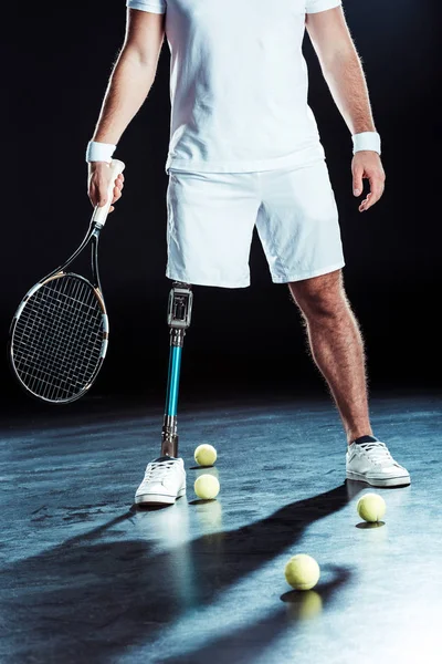 Tenista paralímpico con raqueta - foto de stock