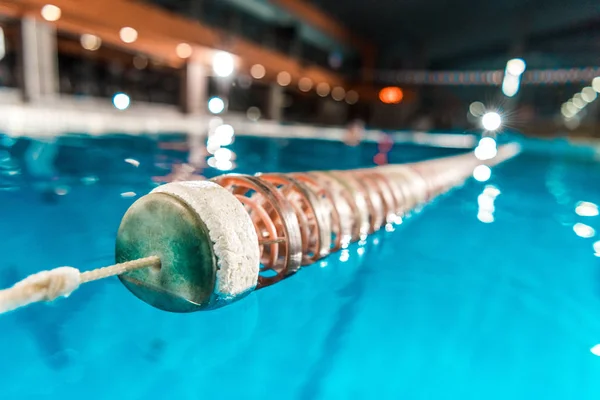 Pista de uma piscina de competição — Fotografia de Stock