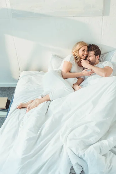 Casal na cama — Fotografia de Stock