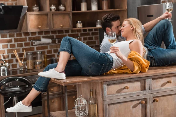 Couple drinking wine together — Stock Photo