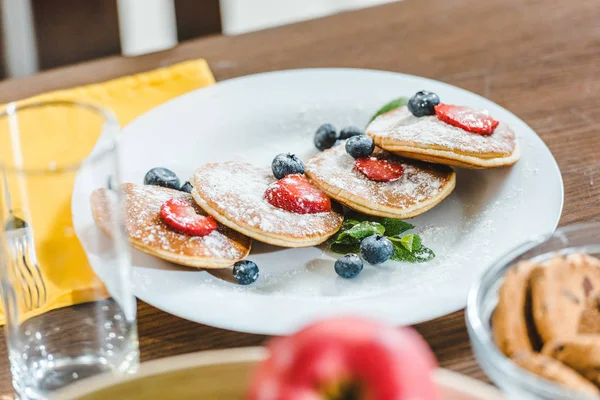 Pancakes with berries — Stock Photo