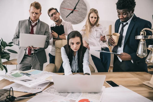 Exceso de trabajo - foto de stock