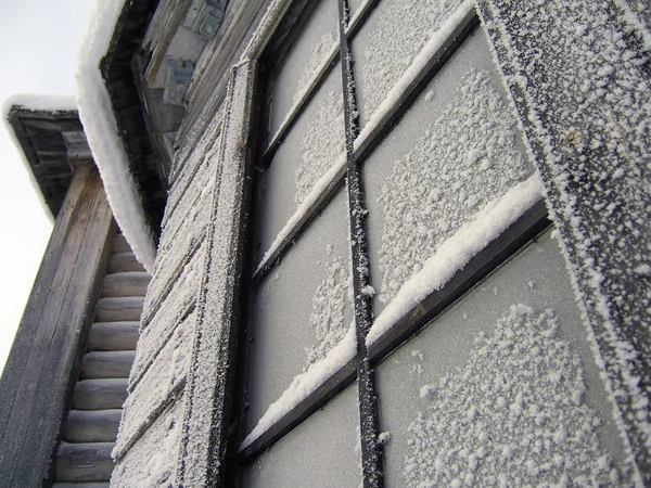教会霧氷木製窓 — ストック写真