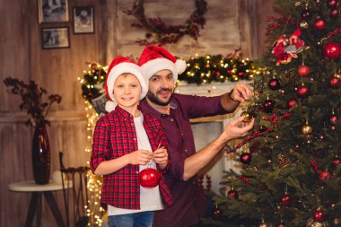 Mutlu baba ile küçük oğlu 