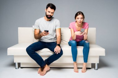 Akıllı telefonlar kullanarak çift 