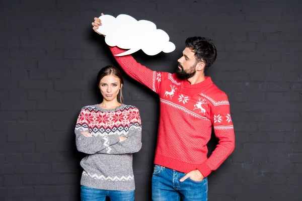 Mann mit Sprechblase über dem Kopf seiner Freundin — Stockfoto