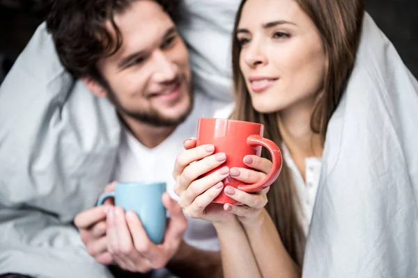 Casal beber chá — Fotografia de Stock