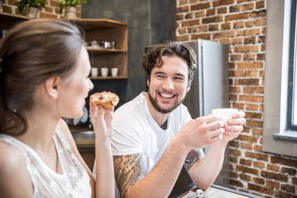 Couple having breakfast Royalty Free Stock Photos